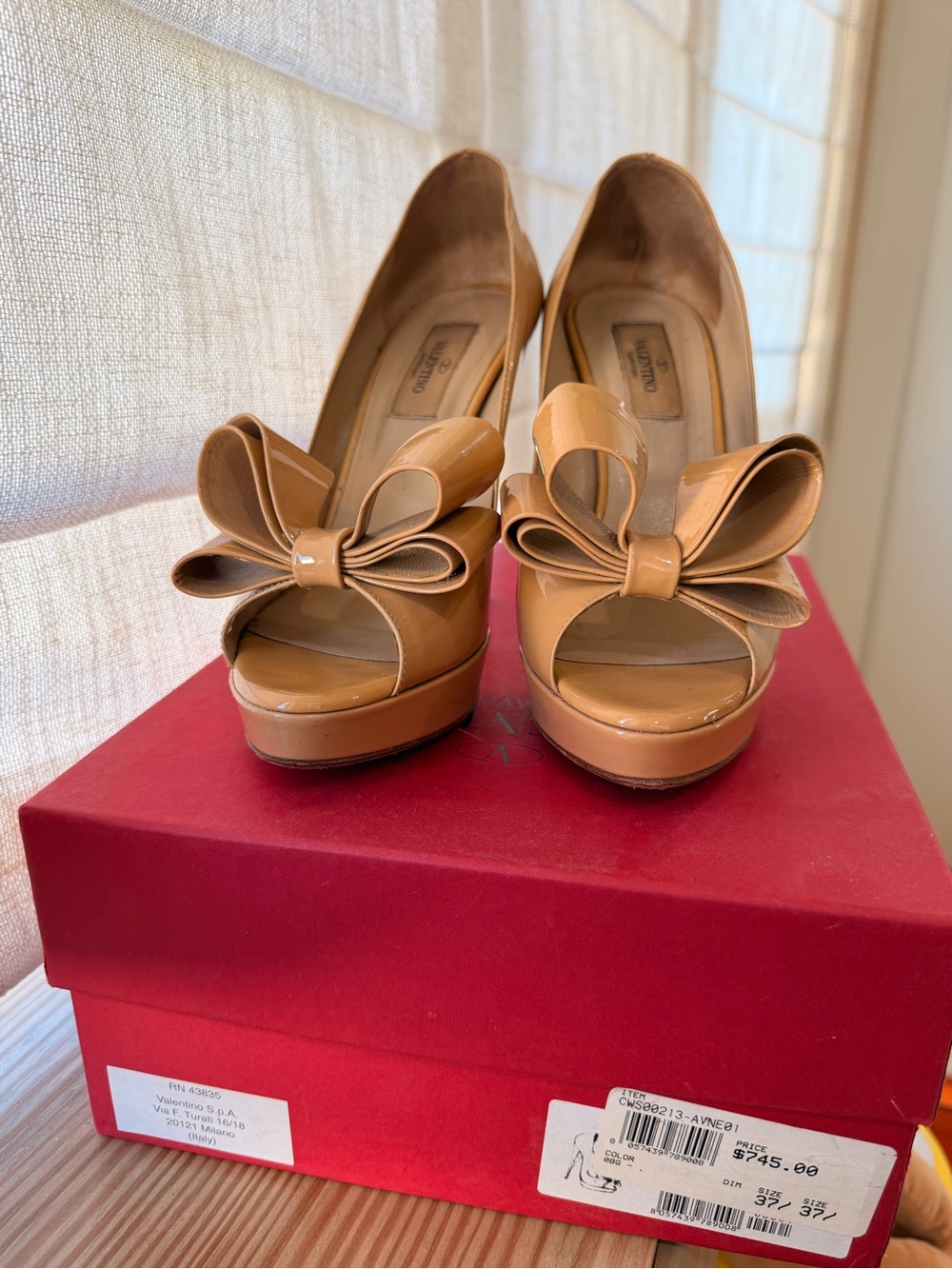 Valentino Garavani Tan Patent Peep-Toe Platform Pumps with Bow